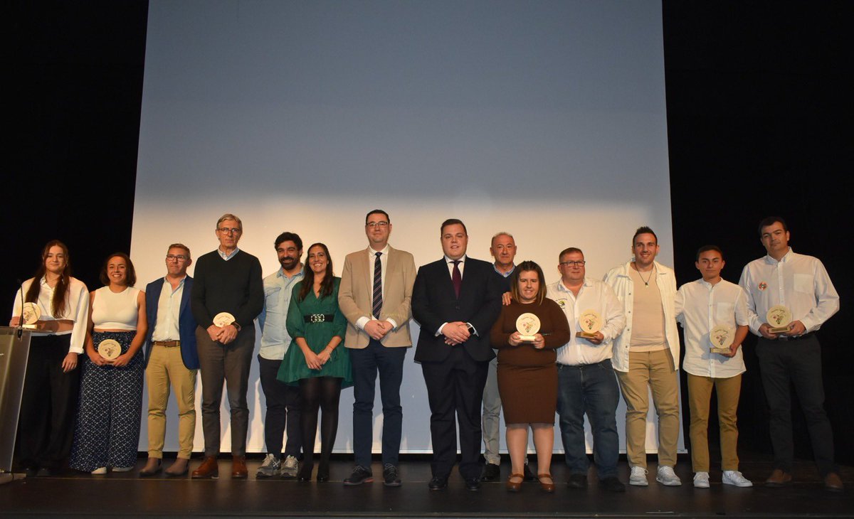 Chami_Rugby's tweet photo. 🏆 Nuestra jugadora @ines_antolinez ha sido premiada por el Ayuntamiento de #Cigales como mejor deportista femenina de la localidad en 2023. 

👏¡Enhorabuena!

🏳️🏴#LaPasiónQueNosUne https://t.co/P0bZZgWiOW