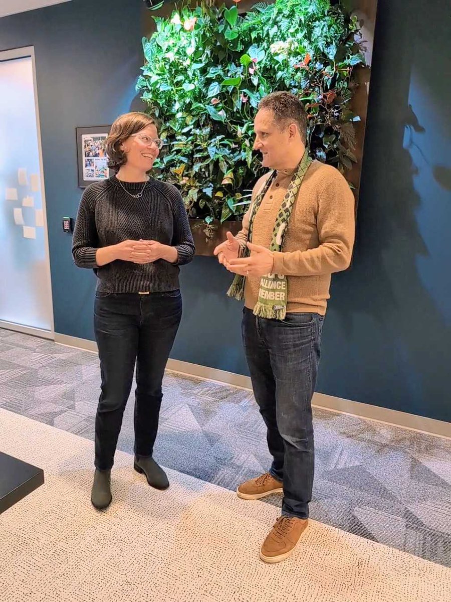 Adam Selipsky tweet media