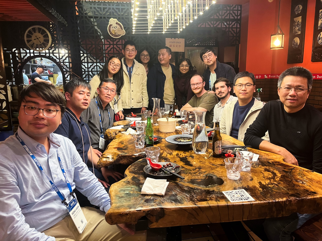 FORCEhighP's tweet photo. Thank you to everyone who came to the #FORCEASU dinner at #AGU23!
(l to r) Keng-Hsien Chao, Kyusei Tsuno, Yanbin Wang, Ye Peng, Yanyao Zhang, Xuehei Wei, Sibo Chen, Shradha Ravikumar, Logan Leinbach, Taehyun Kim, Nathan Dolinschi, Lianjie Man, Bin Chen, Jin Zhang (not pictured) https://t.co/oweHMJiw77
