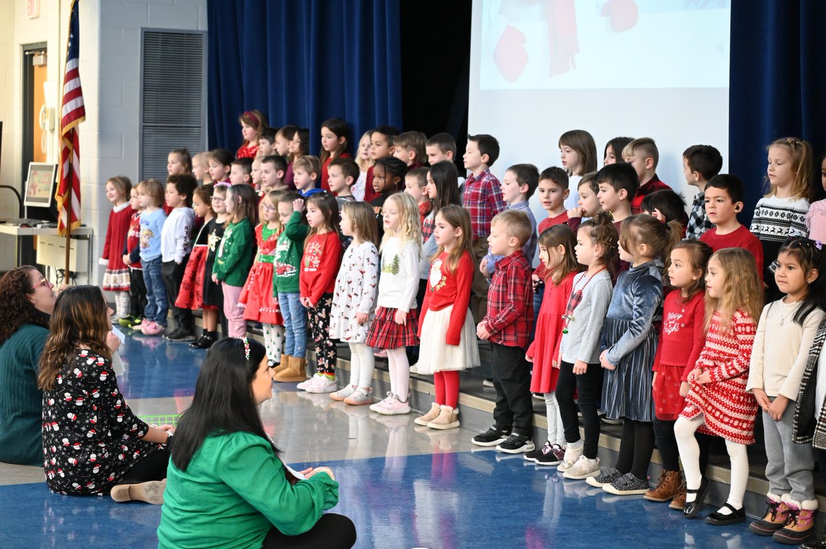 SpencerportCSD's tweet photo. @tzinkiewich The songs and smiles made our day too. Thank you to #CanalView kindergarten team for a great performance. #CVRocks https://t.co/rmnEpEt1mU