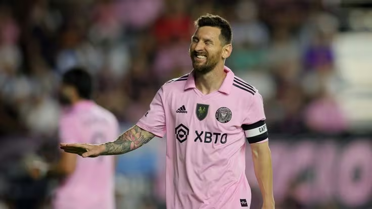 ⚽Exciting news for soccer fans!

@InterMiamiCF will face @CANOBoficial, Messi's childhood club, on Feb 15 at DRV PNK Stadium.
Tickets are now available on Ticketmaster, ranging from $72 to $400. Don't miss the chance to witness this special match!⚽🎟️ #InterMiami #Messi #CANOB