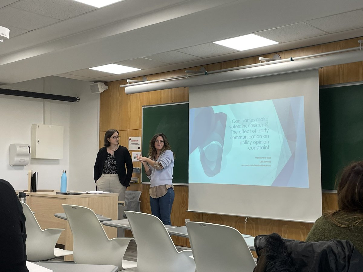 Today we had the last seminar of the year. Thank you @MartaGallina7 for presenting your paper 'Can parties make voters inconsistent? The effect of party communication on policy opinion constraint' co-authored with Stefano Camatarri. See you in 2024!