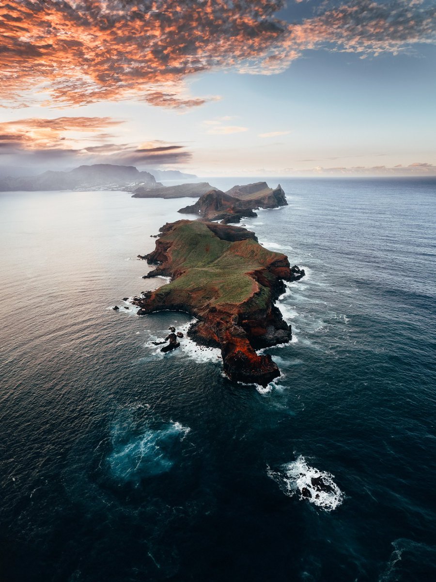 Ponta de São Lourenço | Madeira🌤️

#madeira #coast #portugal #drone #aerialphotography #travel #landscape #ocean #travelling #madeiraisland