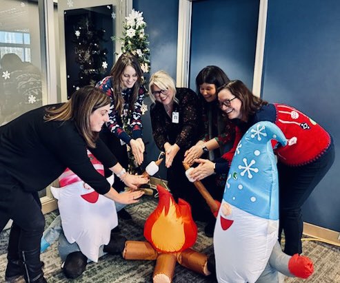 #LifeatOS and holidays with the OS ELD/WL team! ❤️<a href="/OaklandSchools/">Oakland Schools</a>