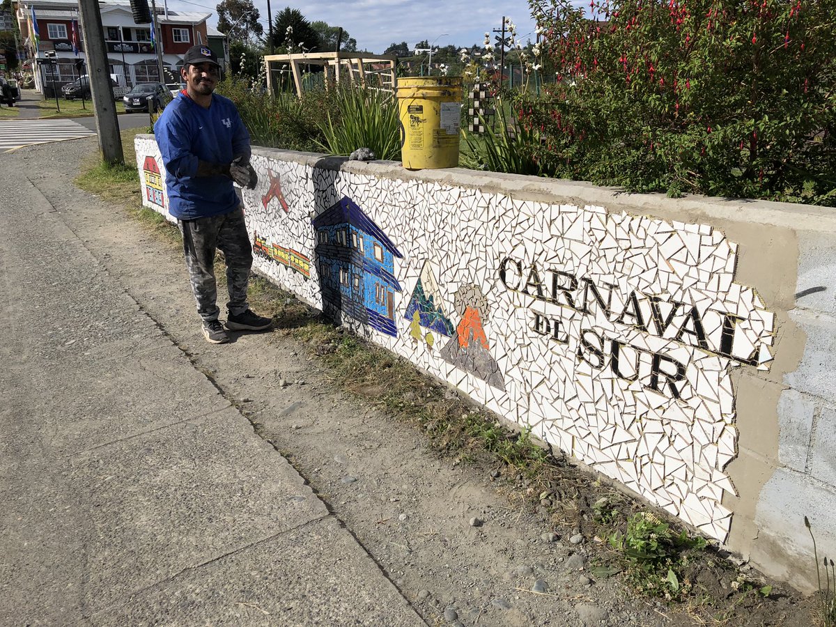 Que nunca nos falte….#ciudad y #espaciopublico !!! Los muros recogen la #memoria de otros tiempos (#Photography 2023)