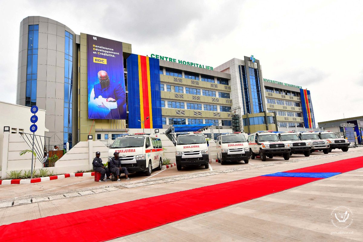 #RDC 20.12.2023 | #Kinshasa Le Chef de l'Etat Félix Tshisekedi a inauguré, ce mardi, le nouveau bâtiment du centre hospitalier universitaire Renaissance (ex-Mama Yemo) à Kinshasa. Il s'agit d’une infrastructure moderne répondant aux standards internationaux.