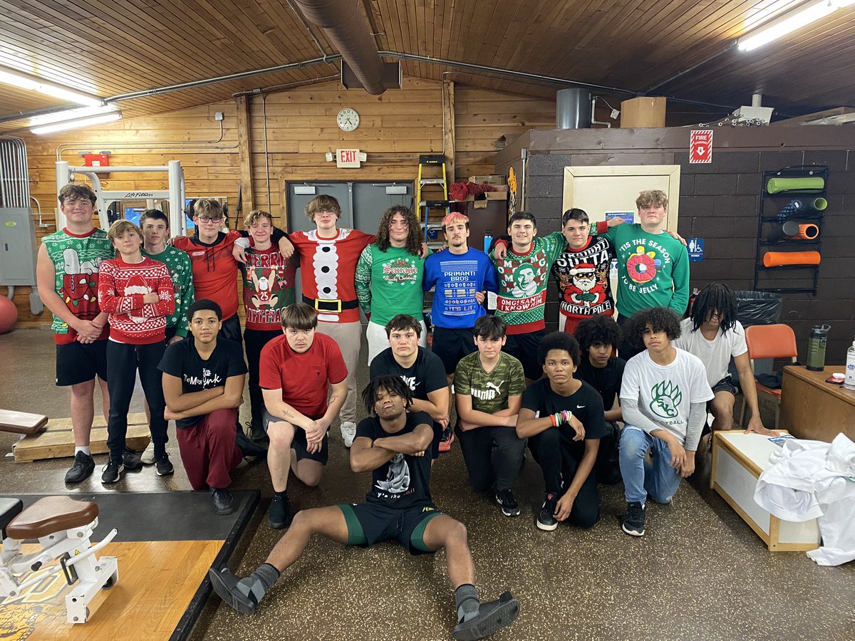 Ugly Sweater Lift to finish off our December sessions! Proud of all the Iron Lions who got better this month!