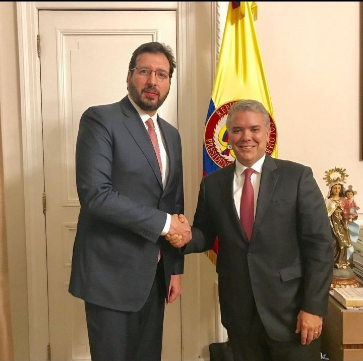 migu_e's tweet photo. ¿Como así qué Pierre García, exdirector del Departamento de Prosperidad Social en el gobierno de Iván Duque, resultó ser otro corrupto?
Eso seguro fue la "maldita" mermelada. 
¡Cínicos hps! https://t.co/uztD5WwLoI