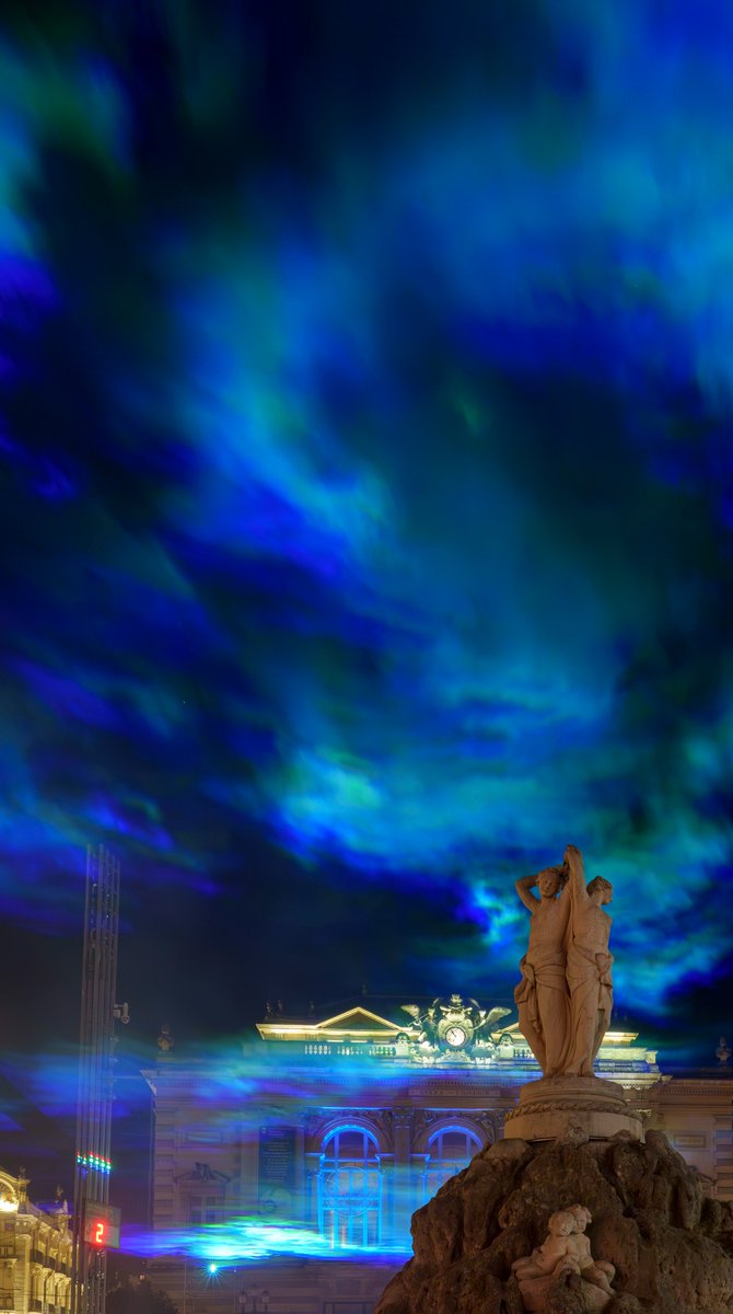 📷Aurore boréale sur la place de la Comédie à Montpellier🌃

#photo #photography #cityscape #night #auroraborealis #colours #vertorama #panorama #PanoPhotos #ThePhotoHour