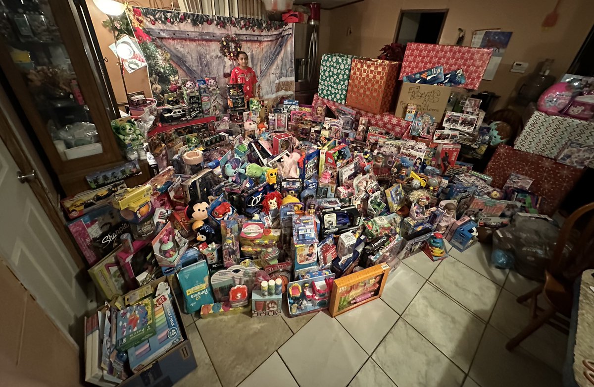 The SRMS Cowboys did it again! Toys have been delivered to the children at Nemours Children's Hospital! Thank you again to our Cowboy Family for your IMMENSE generosity! #SDIRC