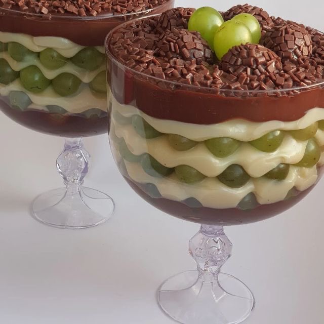 SOBREMESA DE UVA