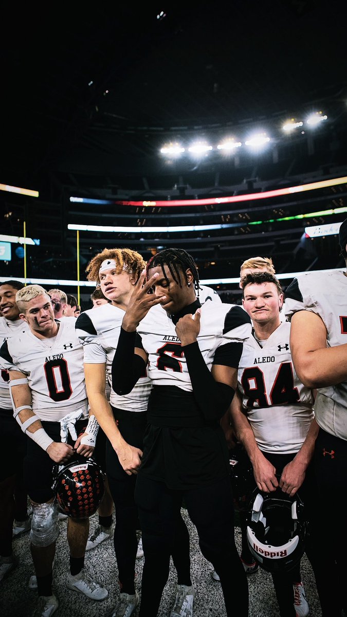 Come show love as I sign my NLI tomorrow @ 8AM in the Aledo Indoor. 
Everyone is Welcome. #ForksUp 🔱