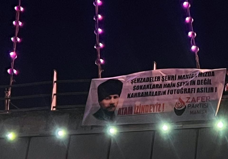 Zafer Partisi Manisa İl Başkanlığı (@zafermanisa) on Twitter photo ŞEHZADELER ŞEHRİ MANİSA’MIZDA SOKAKLARA VATAN HAİNLERİNİN DEĞİL KAHRAMANLARIN FOTOĞRAFLARI ASILIR !
#İhanetinAffıOlmaz
<a href="/umitozdag/">Ümit Özdağ</a> <a href="/necdet_erikci/">Necdet ERİKÇİ</a> @zafergkmanisa45 ŞEHZADELER ŞEHRİ MANİSA’MIZDA SOKAKLARA VATAN HAİNLERİNİN DEĞİL KAHRAMANLARIN FOTOĞRAFLARI ASILIR !
#İhanetinAffıOlmaz
<a href="/umitozdag/">Ümit Özdağ</a> <a href="/necdet_erikci/">Necdet ERİKÇİ</a> @zafergkmanisa45