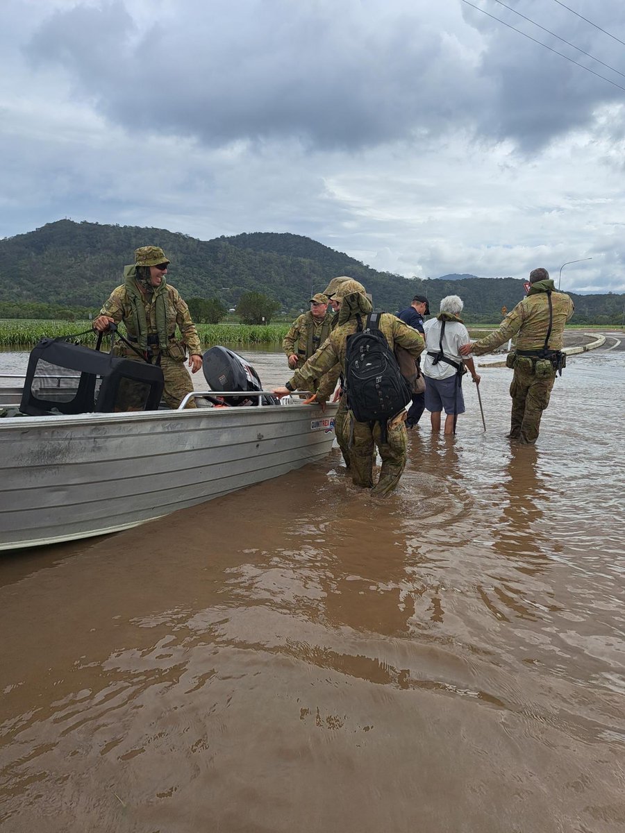 Soldiers from 51st Battalion, Far North Queensland Regiment, and 5th Aviation Regiment assisted with evacuations from Wujal Wujal, Cooktown and Cairns' Northern Beaches. #YourADF support follows the impacts of ex-Tropical Cyclone Jasper. #AusArmy #Qld
<a href="/nemagovau/">National Emergency Management Agency</a> &lt;1/2&gt;