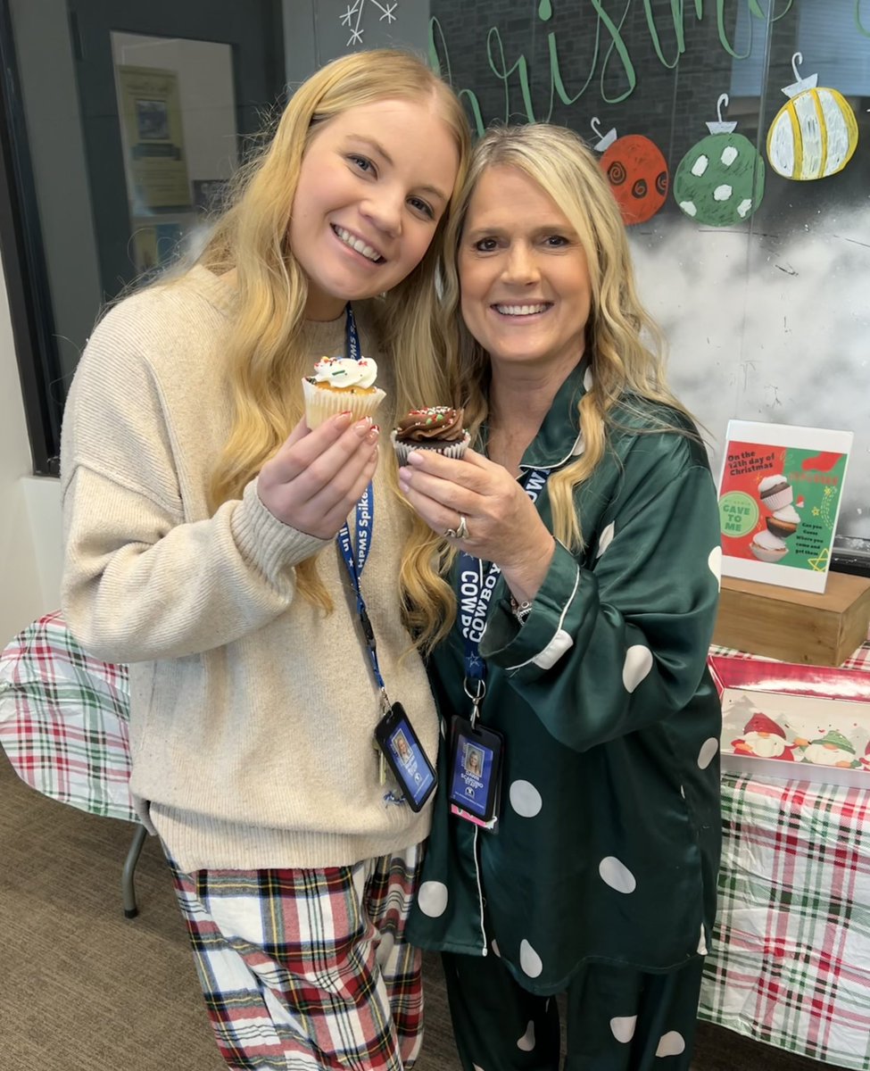 sunshinescardi's tweet photo. 🧁Cupcakes &amp; Jammies🧁 …and the last day until break! Thank you @HPetersonMS ADMIN for the festive cupcakes 🧁🎄 #HPMSbest #KISDinspires #cupcakes #PajamaDay #MerryChristmas https://t.co/Jkg23U26L4