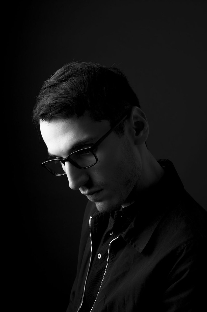 miguelroan1's tweet image. Pajtim Statovci me enseñó la irreverencia frente a los formatos que anulan nuestro desarrollo personal, tampoco es que haya desenlaces necesariamente felices, pero la misma aspiración es el camino transformador. Prueba: "El corazón de Tirana" y "Bolla.