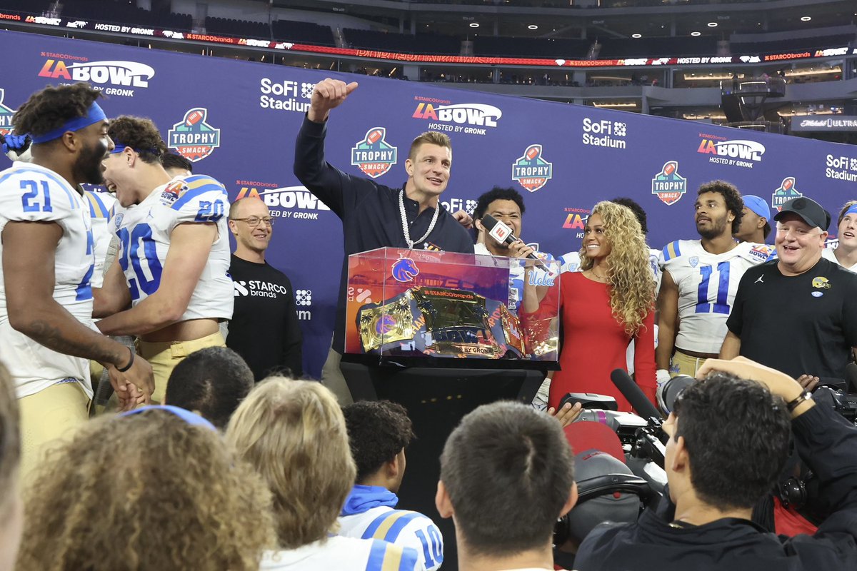 GRONK was in full effect at the #LABowl 🏈💥 What was your favorite moment from @RobGronkowski at this year’s game?