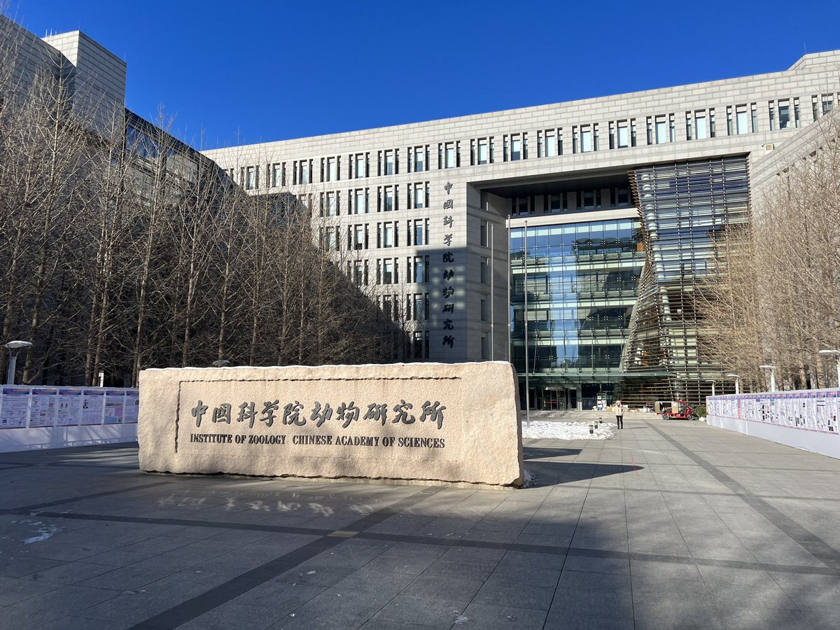 Visiting collaborators at CAS, the Institute of Zoology to chat about eco evo of things. My phone found/connected automatically to eduroam 🤓 It hasn’t always worked well across the world (cough Germany cough) but I really appreciate this great invention for traveling academics.