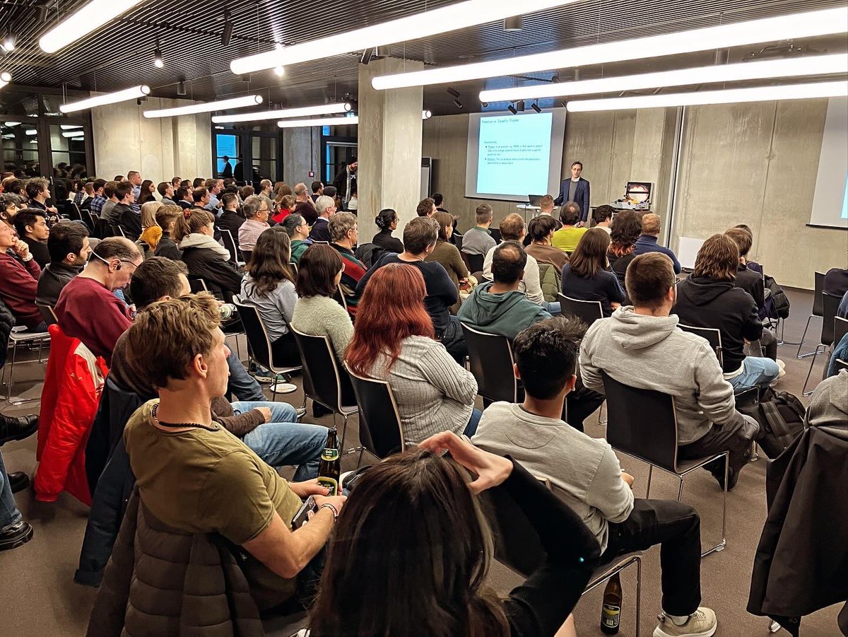 ITKnowledgeBnk's tweet image. We spent a great time at Munich Datageeks Christmas Edition meetup. Talks were excellent and our hosts from adesso surprised us with very delicious specialties. 

Thanks to Munich Datageeks for the organisation and to adesso for hosting the event!

@DataMunich #adesso