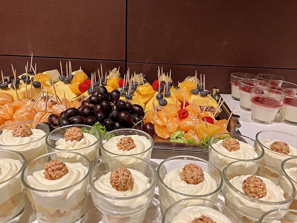 ITKnowledgeBnk's tweet image. We spent a great time at Munich Datageeks Christmas Edition meetup. Talks were excellent and our hosts from adesso surprised us with very delicious specialties. 

Thanks to Munich Datageeks for the organisation and to adesso for hosting the event!

@DataMunich #adesso