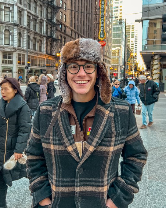 Freezing but happy https://t.co/A7rM2FJ5XX