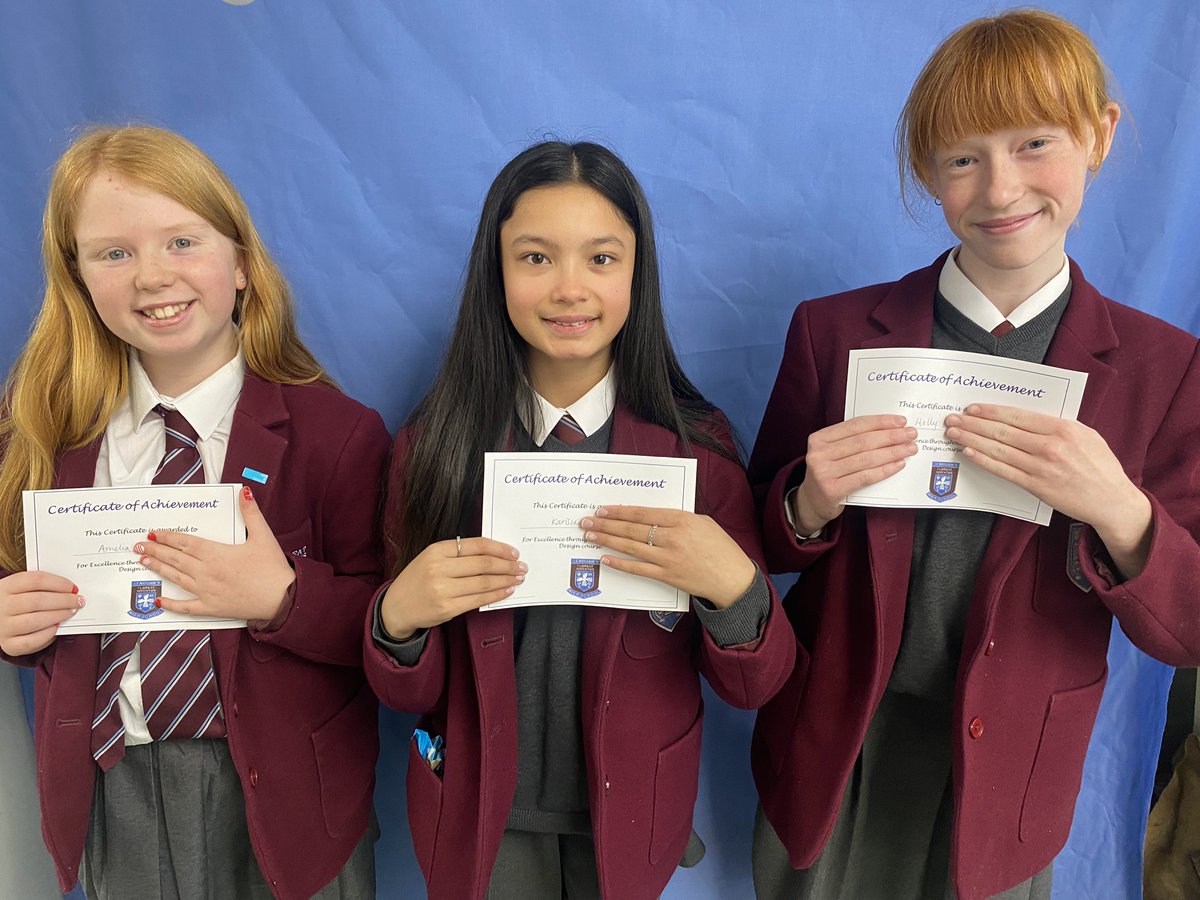 Well done to Mrs Smiths S1 pupils. Imogen, Azaan and Ruby from 1A and Amelia, Karissa and Holly from 1E were awarded Art and Design badges and certificates for excellence in Art and Design this term!! @stninianshigh