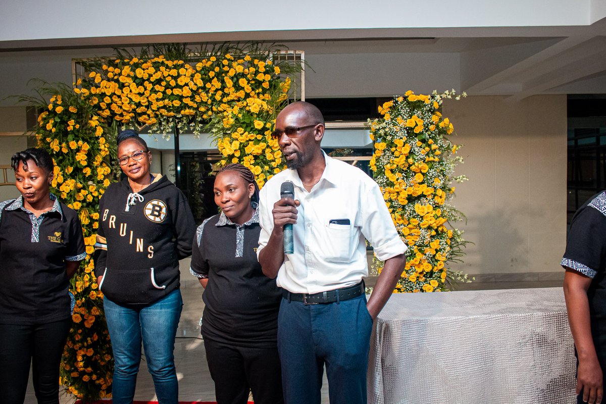 Occasionally on duty
<a href="/kqstyles/">@KQstyles Brands</a> 
Thank you for making #POHAxVUVU23FACES
<a href="/vuvuafrica/">VuvuAfrica</a> <a href="/DgohnieDigital/">President of Hair Africa 🌍 #GainwithPOHA</a> 
#KidsandTeensontheRunway
#AskAludah