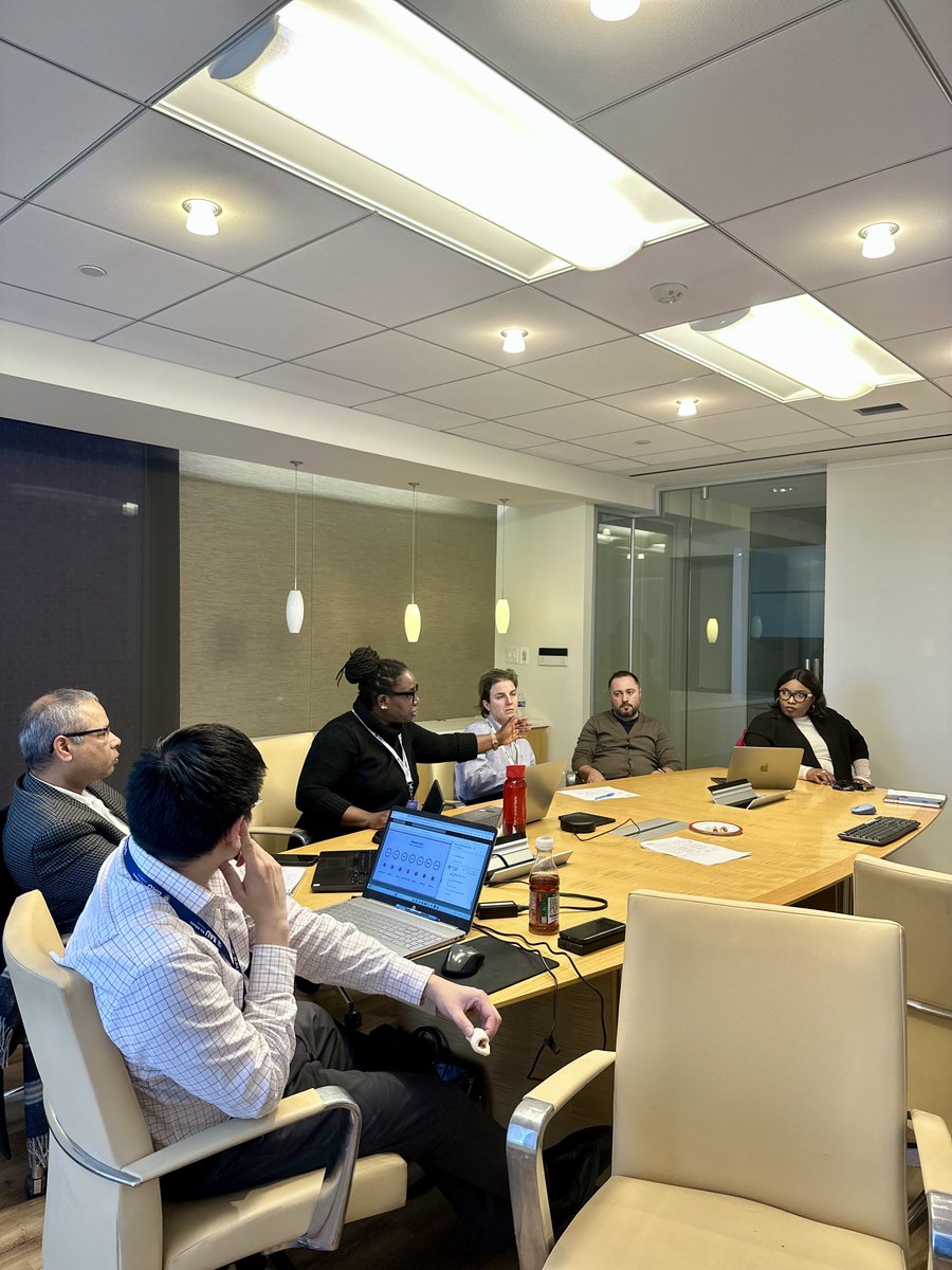 bauintdc's tweet image. 🎓Last week, a talented student from Bay Atlantic University showcased her hard work and dedication by presenting an impressive Capstone project. We&apos;re proud of our students&apos; achievements! #BAU #CapstoneProject #StudentSuccess 📗📕💙