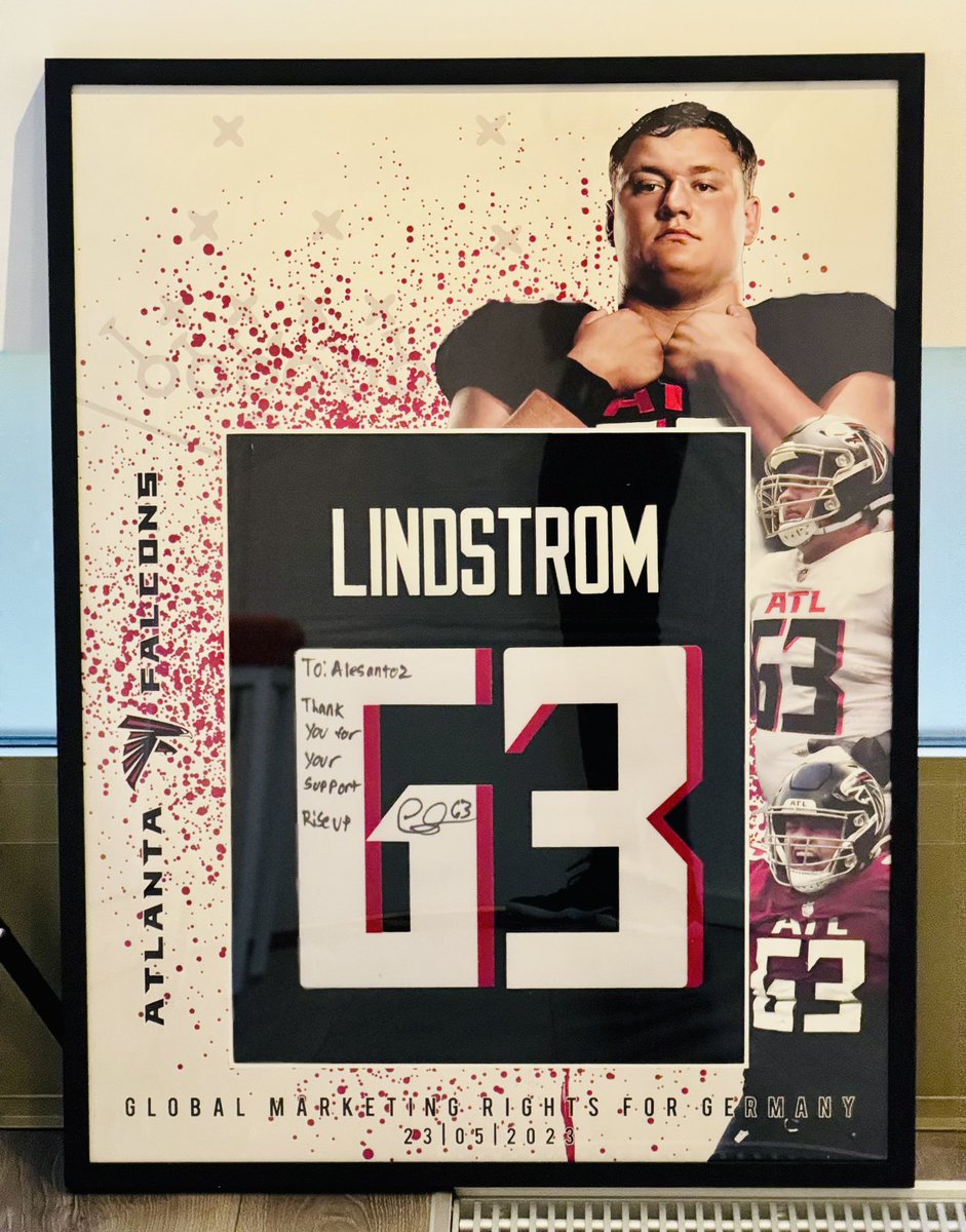 ATLFalconsGER's tweet image. When Santa makes an early stop on December 19th! 🎄🏈
Big thanks to @C_Lindstrom63 for the personal shout-out! 🙏🏽

#Christmas #Weihnachten #ChrisLindstrom #AtlantaFalcons #DirtyBirds