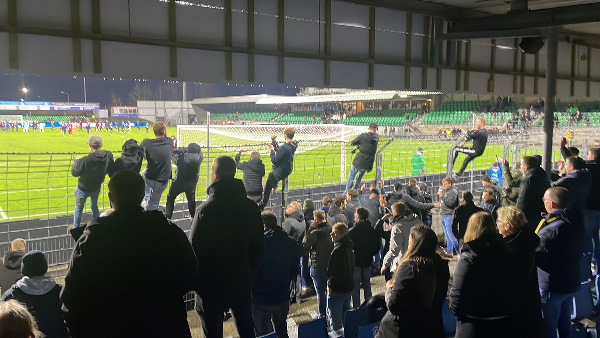 KernVanCambuur's tweet image. EN DOORRRRR!🏆

#DORCAM #TOTOKNVBBeker