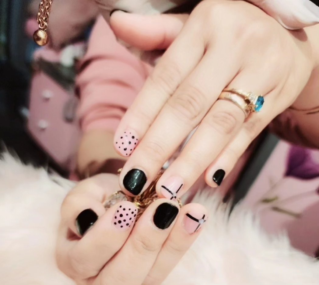 sherylje's tweet image. Thank you @nails_by_hanna0124 for making my nails pretty 💅😍🥰🩷😘

#pampertime💅👣 
#nailsartist 
#loveit❤️