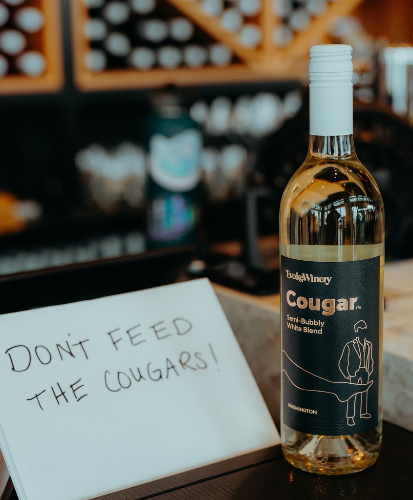We can't promise that we won't offer them a little snack 😈😜😂. Show of hands, is Cougar one of your favorite wines? 🤔👇🏼

.
.
.
#evokewinery #stayevocative #wine #winetasting #oregonwinery #washingtonwinery #wineflight #winelife #winetour #whiteblend #christmaswine Check o…