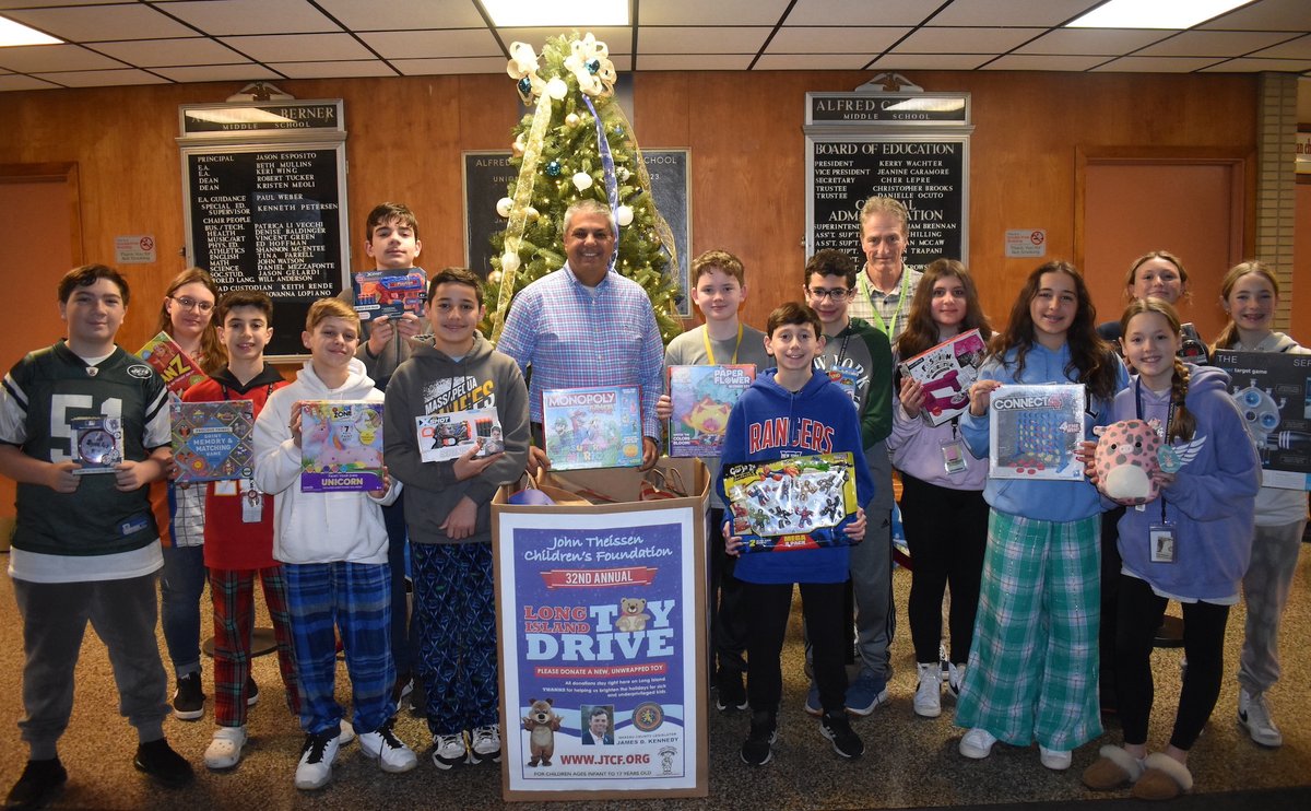 MassapequaPS (@massapequaps) on Twitter photo We are touched by the generosity of our students, who have organized and contributed to holiday toy drives across the district! <a href="/BernerChiefs/">Berner Middle School</a> <a href="/msdeastlake/">East Lake School</a> <a href="/BLE_Chiefs/">Birch Lane School</a> <a href="/DrBillBrennan/">Bill Brennan</a>
msd.k12.ny.us/site/default.a… We are touched by the generosity of our students, who have organized and contributed to holiday toy drives across the district! <a href="/BernerChiefs/">Berner Middle School</a> <a href="/msdeastlake/">East Lake School</a> <a href="/BLE_Chiefs/">Birch Lane School</a> <a href="/DrBillBrennan/">Bill Brennan</a>
msd.k12.ny.us/site/default.a…
