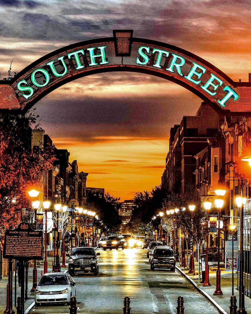 We want to say thank you to everyone who has been following along, & who has been apart of our beautiful community this year! We can't wait to share another year with all of you! 🎆🌟🖤 To stay up to date with us, tap the 🔗 below! southstreet.com #SouthStreetPhilly