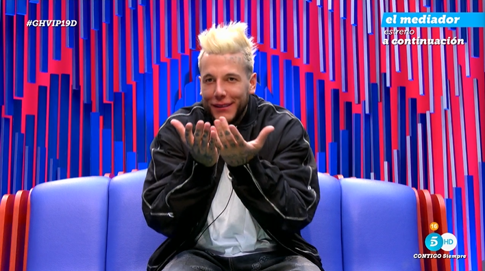 ghoficial's tweet photo. Álex, sobre Laura: "Mi amiga tiene que ganar. Desde el minuto 1 haciendo contenido"

🔁 Siiiii, toda la razón, Mandi
❤️ Yo prefiero a otra persona

#GHVIP19D https://t.co/e8wqqK2OAf