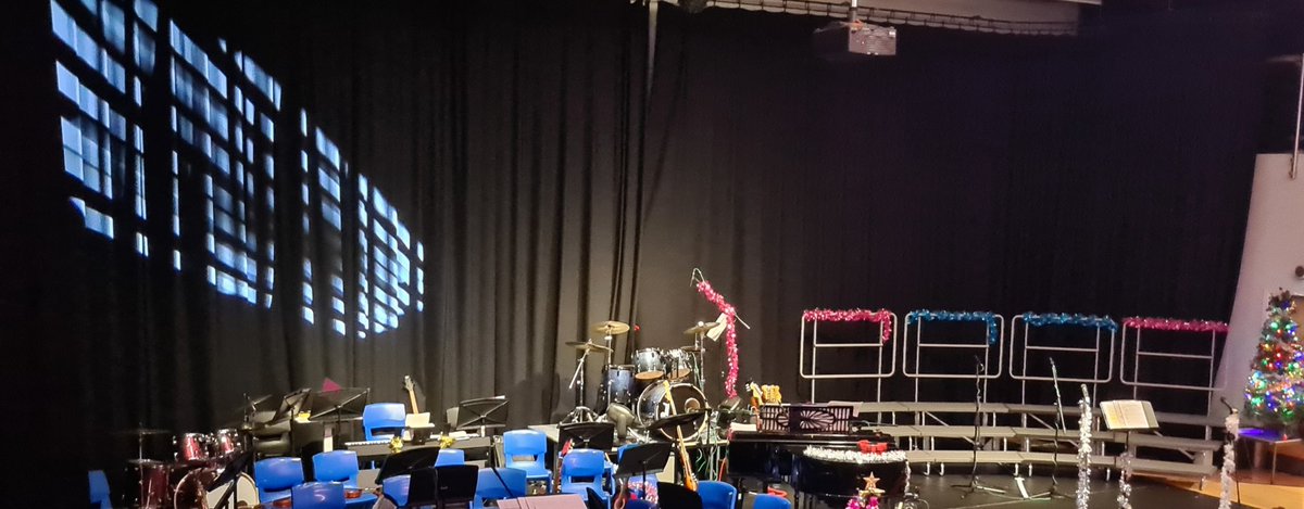 MrOByrneChem's tweet image. What an absolutely incredible time at @OGACADEMY watching the Christmas Concert!
Incredible well done to the students and staff involved in organising the event! It is an honour to teach such an incredibly talented cohort of musicians and performers #ScienceAndArts #XmasConcert