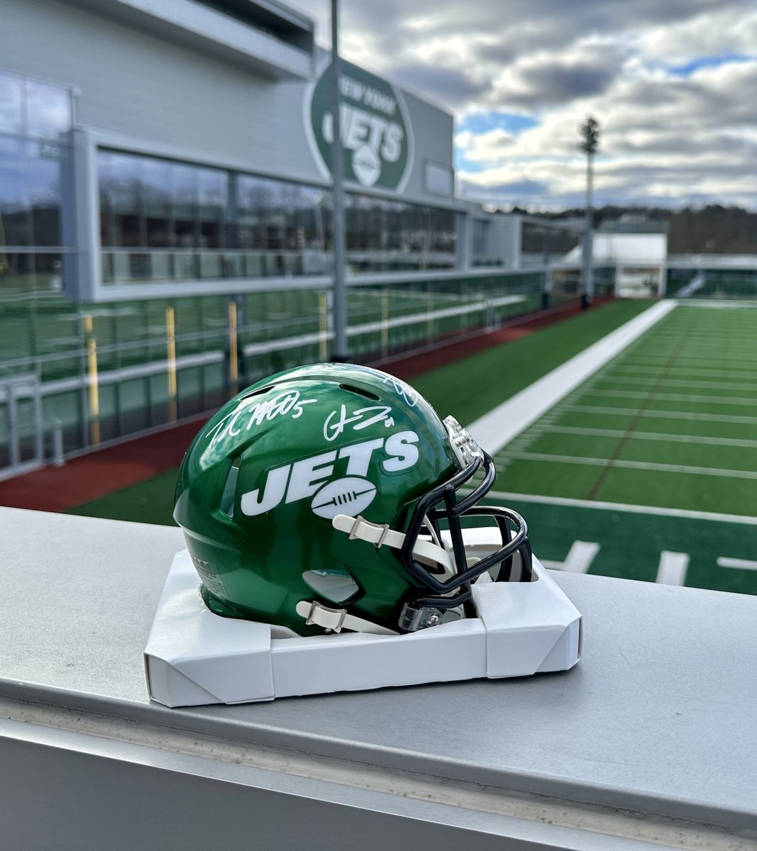 New York Jets (@nyjets) on Twitter photo we got something special with our special teamers signatures 👀
RT to #ProBowlVote !!
<a href="/thomasmorstead/">Thomas Morstead</a>
Greg Zuerlein
<a href="/THenny43/">Thomas Hennessy</a>
<a href="/ashtyn/">Ashtyn Davis</a>
<a href="/Gipson22X/">Xavier Gipson</a> we got something special with our special teamers signatures 👀
RT to #ProBowlVote !!
<a href="/thomasmorstead/">Thomas Morstead</a>
Greg Zuerlein
<a href="/THenny43/">Thomas Hennessy</a>
<a href="/ashtyn/">Ashtyn Davis</a>
<a href="/Gipson22X/">Xavier Gipson</a>