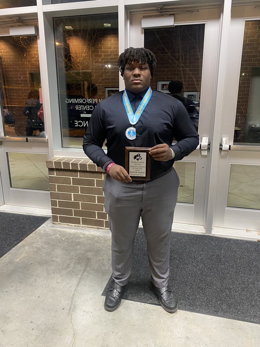 Blessed to receive Offensive Lineman of the Year. Couldn’t do it without My Coach’s and teammates @DeShawnBaker6 @CoachDJ78 @SC_DBGROUP @ScootCoach @coachswill58 @MobleyEra_7 @HoughFB @WRCoachThompson @darian_oates @bigbrick52 @peteyjohnson74