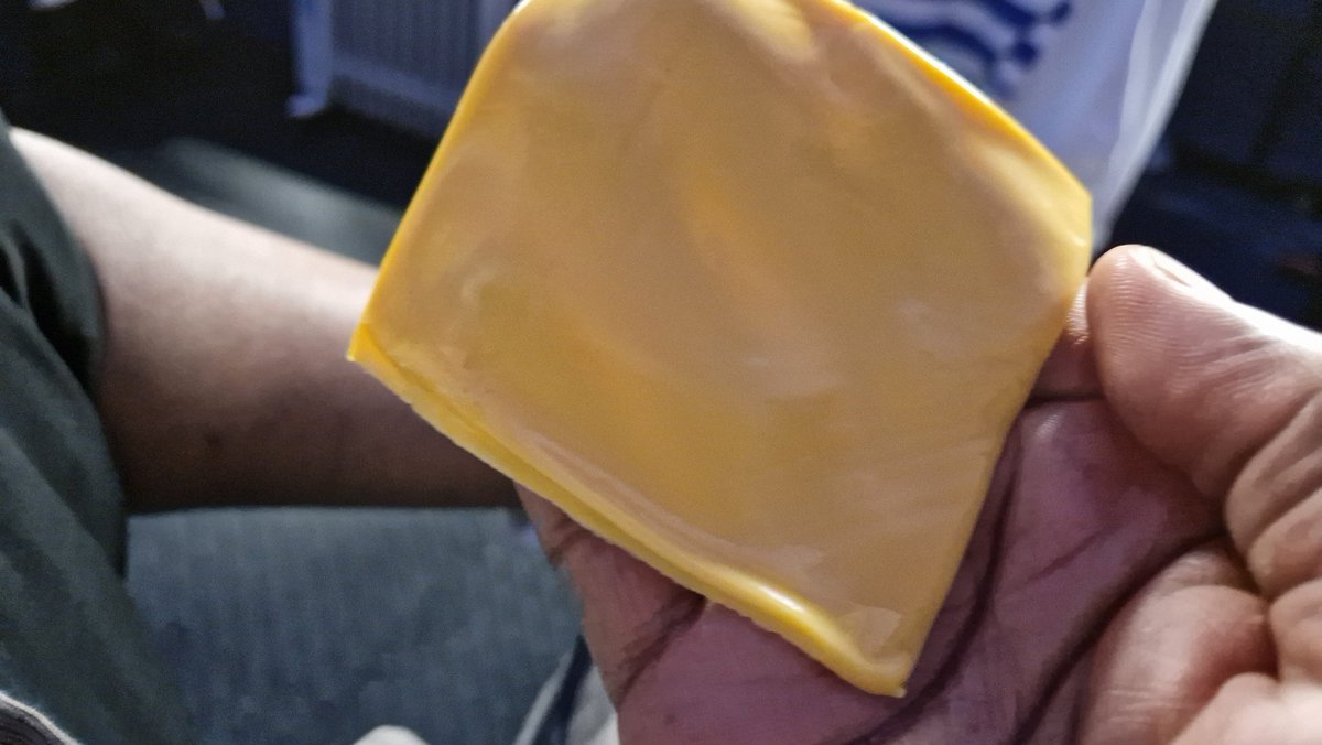 DaveBensonPhill's tweet image. One of my backstage guilty pleasures... cheese slices. 

What&apos;s your gulity pleasure?