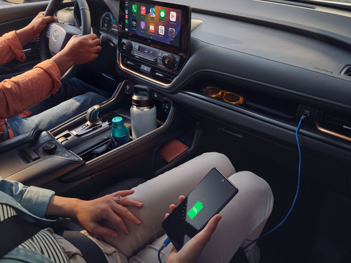 Packed full of tech and equipped with tons of storage, the Grand Highlander is designed to keep you organized and connected.

#yeg #toyota #toyotahighlanderhybrid #carsofinstagram #dealership #edmontondealership #carsforsale #usedcarsforsale #newcarsforsale #toyotagram