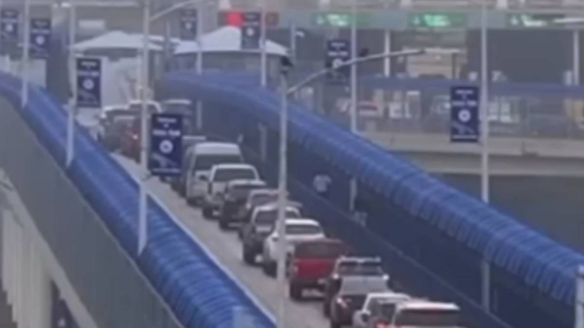 Radio_Zocalo's tweet image. Filas afectan asistencia de estudiantes y empleados que viven en Piedras Negras
radiozocalo.com.mx/637223/
#EaglePass #Filas #Afectación #Estudiantes #Trabajadores