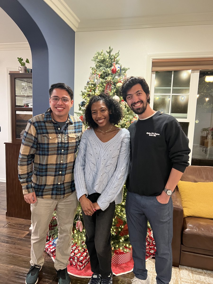 Congratulations to all the 1st year PhD students (including these three awesome @UCIrvineGD INPers) for thriving through your first quarter of grad school! 👏🥳🎉 @ucicnlm