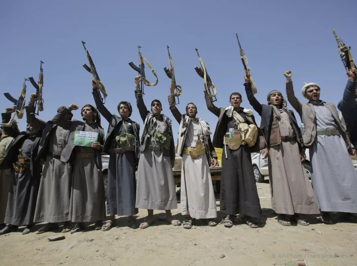 12% of the world's maritime traffic passes through the Suez Canal, and attacks by the Yemeni Houthis on ships passing there have forced the largest transport companies to redirect the route to a detour around Africa.
New York investment bank Goldman Sachs believes that this could
