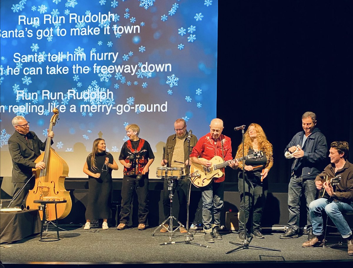 Christmas is well & truly underway now that we've had the annual #MK3D festive extravaganza with a star-studded singalong:@KermodeMovie, @MiaMBruce, @maamw, @stephenhiscock, Mike Hammond, @Hedda_tweet, @jasonsfolly & George MacKay. S/o to @kermodeonfilm team & @BFI colleagues!