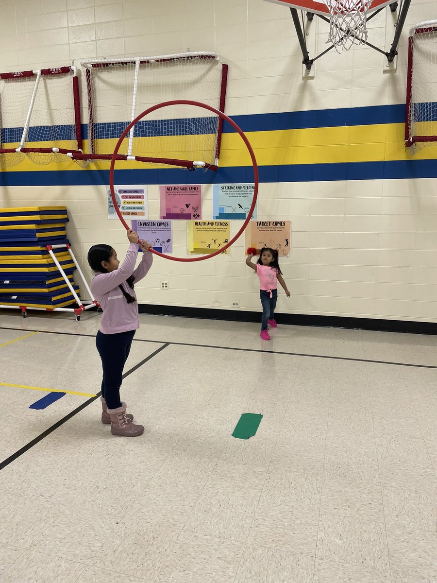 Our Kindergarten and 1st graders have been working hard on their overhand throwing stations this week! #foxmicromoments