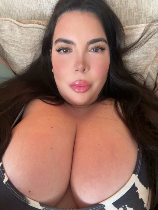 Hi baby https://t.co/6XYbcyJBs1 https://t.co/OW84YEFMW3