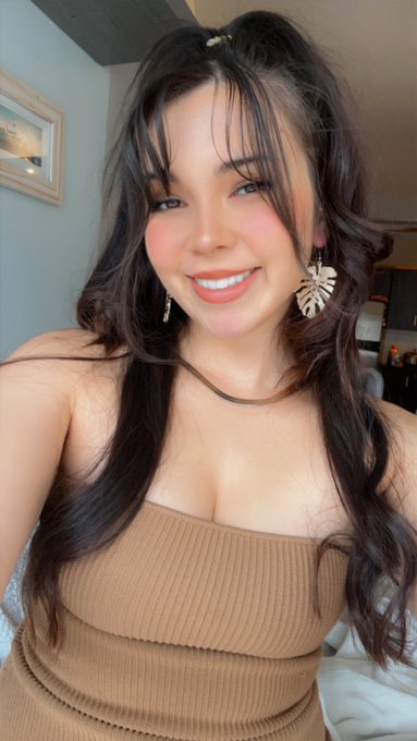 1 pic. Love the colour brown on my complexion 🤎 https://t.co/i0vBopRSQO