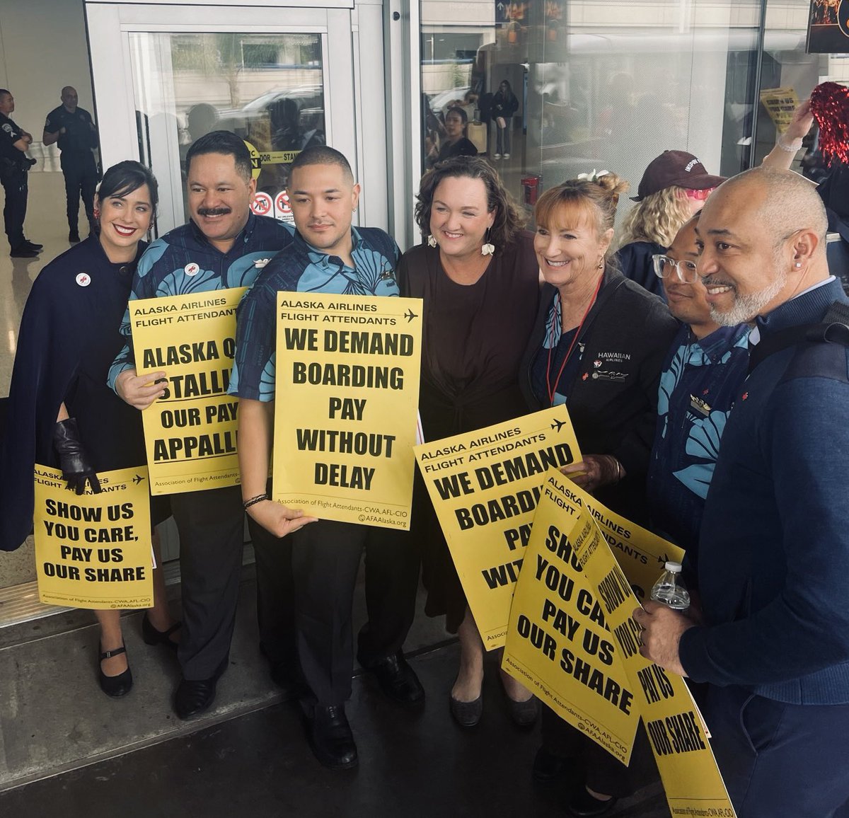 Flight attendants deserve so much more respect than they receive, especially with airlines posting record profits. I was proud to join @afa_cwa members at LAX today as they call on @AlaskaAir to provide employees with the wages and benefits they need to thrive.