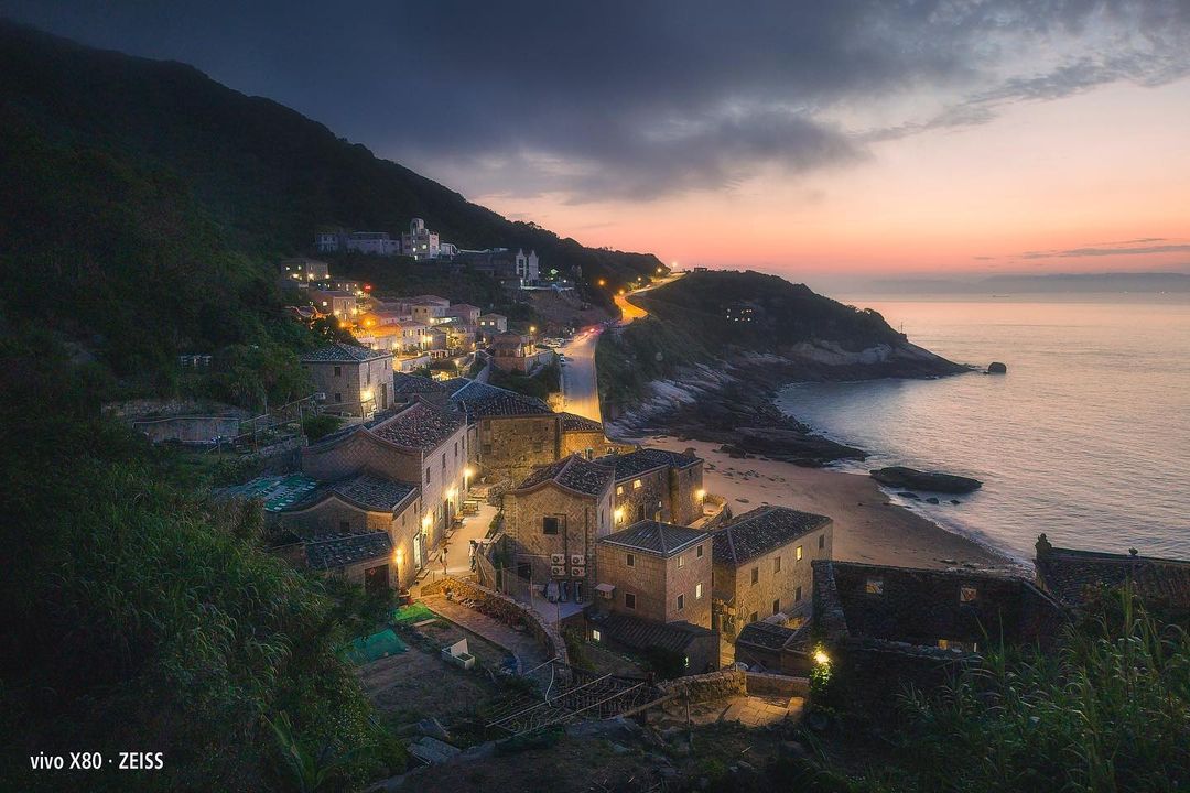 The ﾠwaves ᠎are ﾞa ​wonderful sight ﾞon ᱸthe ​sea, but ‍she ‍is more ﾞlike a ᠎dancer. ‍She can ﾞmake ⬝people ﾠput ​aside their ᱸworries and  enjoy ﾞit to ﾠtheir ﾠheart's ‍content.