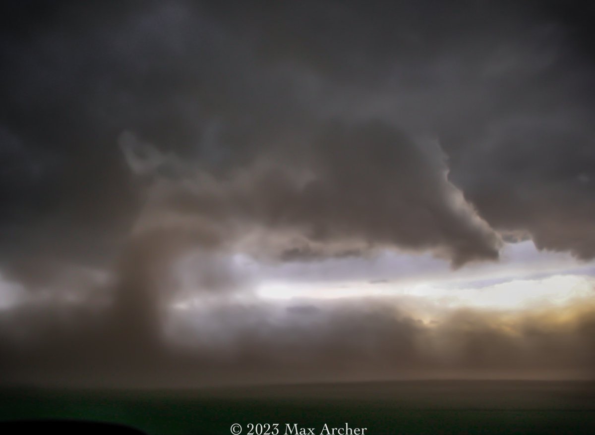 MaxArcherWX's tweet image. #TornadoTuesday 
QT your best 4 tornado pics of 2023

6-17-23 Beaver, Oklahoma
10-12-23 Hildreth, Nebraska
4-19-23 Etowah, Oklahoma
4-19-23 Shawnee, Oklahoma 

#wxtwitter #wxx